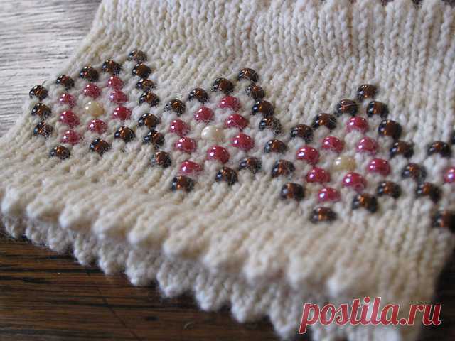 Ravelry: Lagniappe Beaded Cuffs & Mitts pattern by Stephannie Tallent