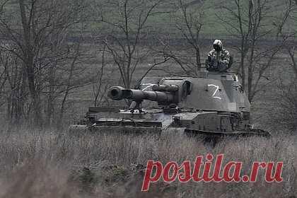 Российские бойцы рассказали о тактике выкуривания ВСУ из Артемовска. Российские военные рассказали, что брали первые дома в Артемовске, выкуривая бойцов Вооруженных сил Украины (ВСУ) с помощью противоракетных танковых комплексов (ПТРК) «Фагот», «Метис» и «Корнет». «Мы быстро навелись, зарядили и ударили по цели. Ударили точно в установку», — заявил один из бойцов.