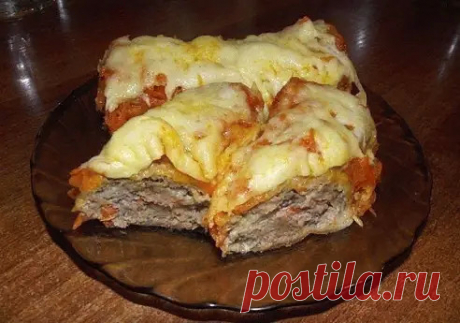 Бесподобные рулетики из лаваша с мясом

Надо взять:
лаваш (тонкий армянский) - 1 шт.
фарш мясной - 400 г
яйца куриные - 1 шт.
лук - 2 шт.
перец болгарский - 1 шт.
морковь - 1 шт.
сыр - 200 г
томатная паста - 2 ст.л.
майонез - по вкусу
соль - по вкусу
перец черный - по вкусу
зелень
масло подсолнечное - для жарки

Приготовление:
Болгарский перец нарезать кубиками. Лук мелко покрошить. В фарш добавить яйцо, 1/2 часть лука, болгарский перец, измельченную зелень, посолить и поп...