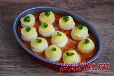 Картофельные шарики в мясном соусе