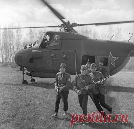 Как миллионы советских детей играли в &quot;Зарницу&quot; / Назад в СССР / Back in USSR