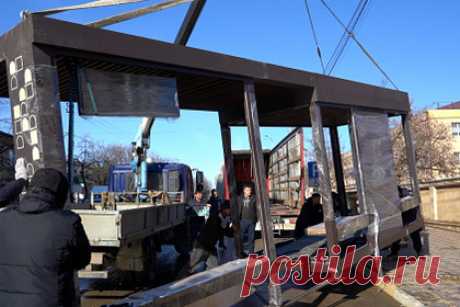 В российском городе появятся «умные» остановки. В Дербенте начали устанавливать «умные» автобусные остановки с обогревом и Wi-Fi. Также внутри будет кнопка вызова 112, бесплатный интернет, зарядка для мобильных устройств, система интеллектуального видеонаблюдения и климатическая система для обогрева зимой и кондиционирования летом.