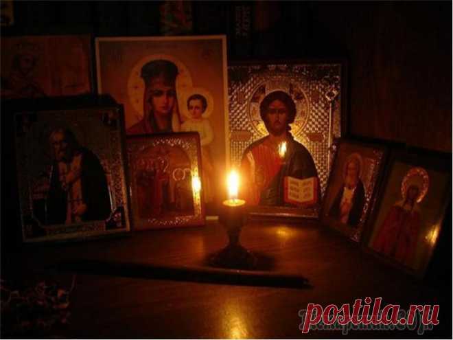 Свеча — символ молитвы Обычай ставить свечу перед иконой является очень древним. Все знают, что непременно следует это сделать, но о причинах, по которым совершается этот обряд, знает не каждый.Обычай ставить свечи в храмах...