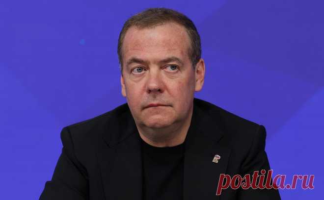 Медведев ответил на призывы называть новые регионы историческими. Новые регионы можно называть как угодно, главное, что «они наши», заявил председатель «Единой России», заместитель председателя Совбеза России Дмитрий Медведев на встрече с руководителями региональных исполкомов партии.