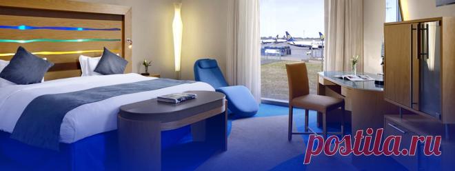 Кому в отелях достаются самые плохие номера: выявляем закономерность Ну правда, по какому принципу администраторы решают, кому в каком номере жить? С категориями все понятно: можно забронировать роскошный номер или сэкономить и выбрать жилье поскромнее. Но в одной ценовой категории комнаты могут отличаться, например панорамой из окна.