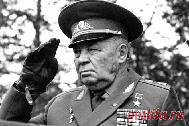 Кем стали сыновья отца ВДВ Василия Маргелова Главным детищем Василия Маргелова абсолютно заслуженно считаются Воздушно-десантные войска. Однако отличился генерал и на семейном фронте. Мало кто знает, но Маргелов был многодетным отцом: он воспитал пятерых сыновей. Все они пошли по стопам родителя и посвятили свои жизни отечественной армии.