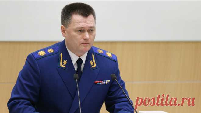 В Генпрокуратуре рассказали о фактах замалчивания травли учеников в школах. Генпрокурор РФ Игорь Краснов заявил, что в 2023 году в российских школах были выявлены факты замалчивания педагогами случаев травли учеников. Его слова во время выступления в Совете Федерации передает РИА ...