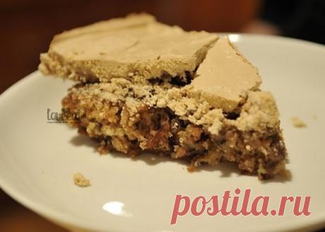 Старомодный пряничный пирог из яблок.