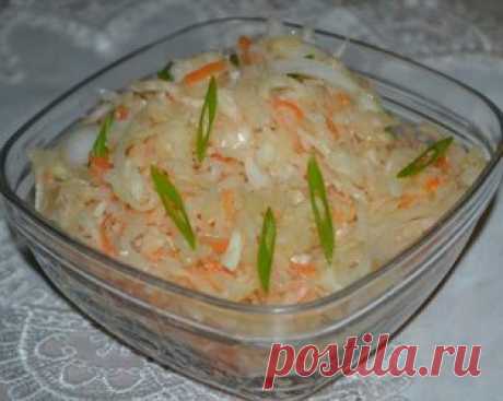 Хрустящая капуста в рассоле на зиму: 5 вкусных рецептов Содержание. Хрустящая капуста в рассоле на зиму без уксуса. Соленая капуста в рассоле кусочками в банках (получается очень вкусная и хрустящая) Капуста в холодном рассоле на зиму в банке. Капуста на зиму в банках в рассоле под железные крышки по простому рецепту. Видео о том, как мариновать капусту в горячем рассоле с уксусом. Квашеная капуста с помидорами на зиму в кастрюле.
