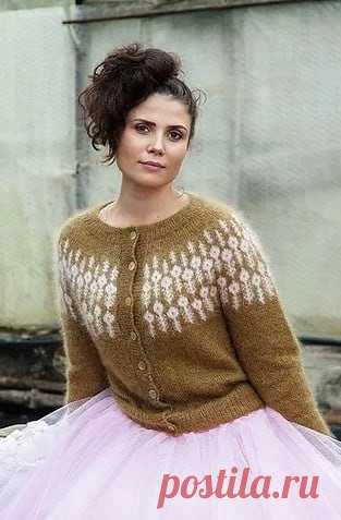 Пост на стене Кардиган Rav  от Hanne Rimmen