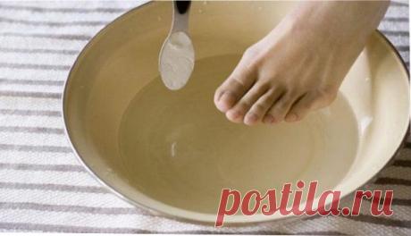 По отзывам людей, сода помогает избавиться от грибка ногтей на ногах. Как сделать мыльно-содовые ванночки, пасты и компрессы в домашних условиях.