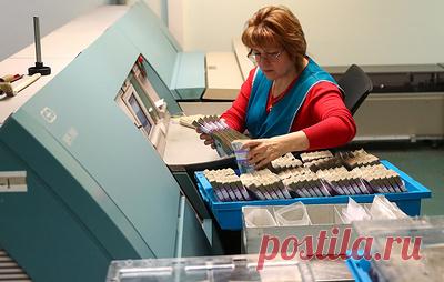 Минфин предложил разрешить экспортерам получать авансы наличной валютой. Согласно пояснительной записке, проект постановления правительства разработан по предложениям ЦБ