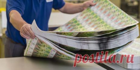 Сколько фальшивых франков циркулирует в Швейцарии? » Новости Швейцарии Швейцарские правоохранители выявили фальшивые 100 франков в кантоне Вале/Валлис. Поддельные купюры пустили в обращение через торговые центры, магазины и заправочные станции коммун Сьон и Конте. А сколько всего фальшивых банкнот циркулирует по Конфедерации? И почему ни в коем случае, находясь в Швейцарии, нельзя принимать из частных рук банкноты евро? (Портал «Швейцария Деловая») Свыше полумиллиона поддельных …