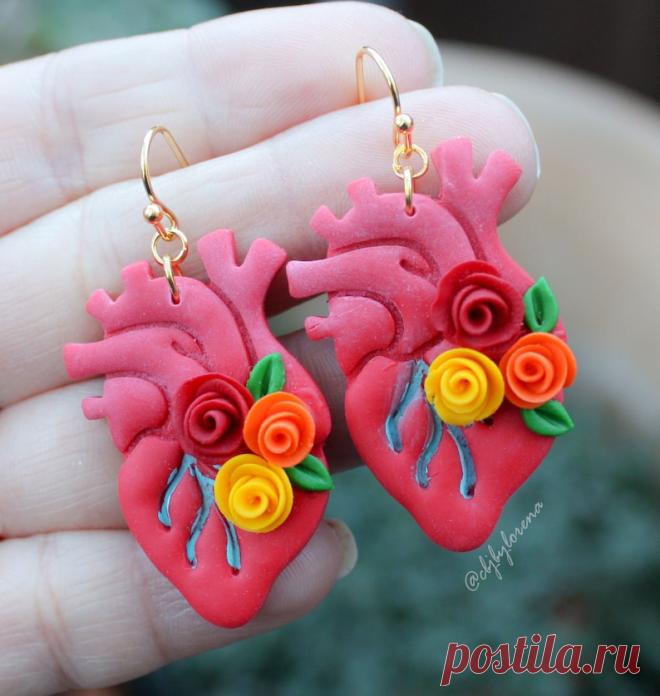 El corazon dangle earrings. Human heart dangle earrings. Latin inspired artisan earrings. Love and friendship gift. - Etsy España