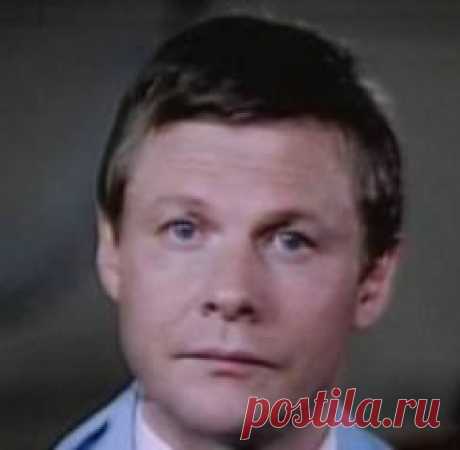 Сегодня 27 мая в 2002 году умер(ла) Виталий Соломин