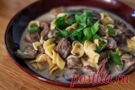 Бефстроганов с грибами и макаронами в мультиварке рецепт с фото пошагово