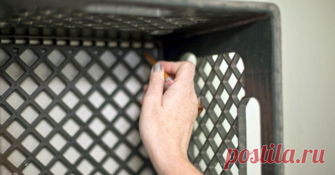 Эта женщина не выбрасывает пластиковые контейнеры, а использует их повторно. Удивительно! 
Помните, был нереальный бум на паллеты и поддоны? Их скупали, чтобы соорудить разную мебель: основания для кроватей, диванов...И эта неплохая идея, много моих знакомых до сих пор спят на подобных кон…