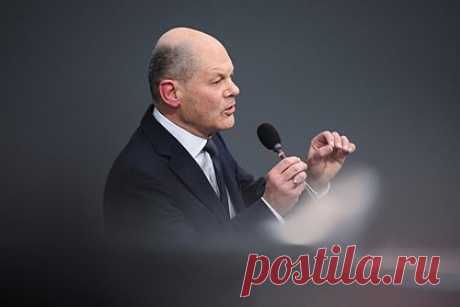 Шольц рассказал о боязни немцев перед сторонниками отправки Украине ракет Taurus. Граждане боятся тех, кто активно выступает за поставки Украине дальнобойных ракет Taurus. Об этом заявил канцлер Германии Олаф Шольц, отвечая на вопрос о причинах отказа предоставить Киеву этот вид ракет. Шольц добавил, что благоразумие и взвешенность решений не являются признаком трусости.