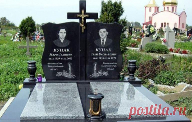 Памятник на могилу с крестом и свечей