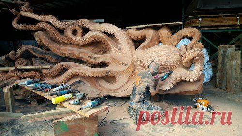 Осьминог, вырезанный из цельного куска дерева / Я - суперпупер