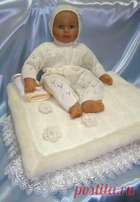 Комплект на выписку &quot;Облачко&quot;, розовый Комплект из 9 предметов: плед трикотажный вязаный (на меху), уголок, полукомбинезон вязаный, шапочка вязаная, пеленка трикотажная, распашонка