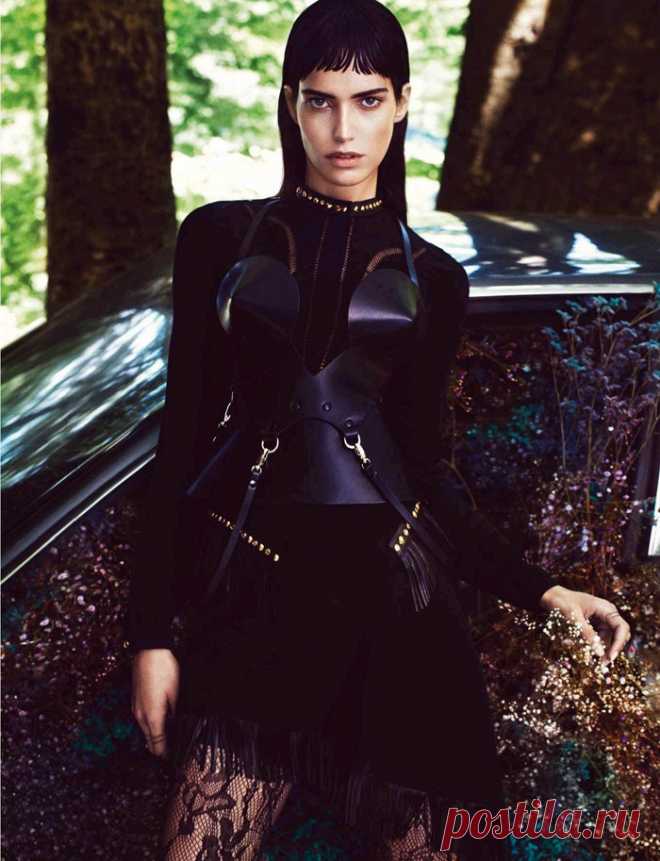 Аманда Уэллш (Amanda Wellsh) в фотосессии Ткзема Йесте (Txema Yeste) для журнала Numero (октябрь 2014)