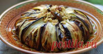 Баклажаны по-турецки - невероятно вкусные рецепты восточных блюд Баклажаны по-турецки являются яркими представителями ближневосточной кухни. Речь не идет об отдельно взятом блюде: синенькие жарят, запекают, фаршируют, подают в холодном и горячем видах. Отсюда, колоритный салат «Шакшука», сытное основное блюдо «Хюнкар Бегенди» и легкие закуски «мезе»,...