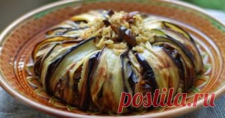 Баклажаны по-турецки - невероятно вкусные рецепты восточных блюд Баклажаны по-турецки являются яркими представителями ближневосточной кухни. Речь не идет об отдельно взятом блюде: синенькие жарят, запекают, фаршируют, подают в холодном и горячем видах. Отсюда, колоритный салат «Шакшука», сытное основное блюдо «Хюнкар Бегенди» и легкие закуски «мезе»,...