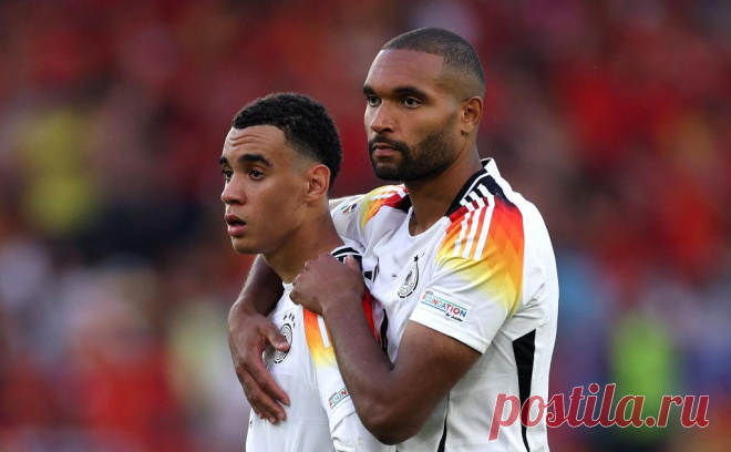 Более 320 тыс. фанатов потребовали переигровки матча Испания — Германия. Поводом для петиции, в частности, стал неназначенный пенальти в ворота Испании в дополнительное время. Маловероятно, что петиция приведет к переигровке, потому что решение арбитра в той ситуации соответствовало позиции УЕФА