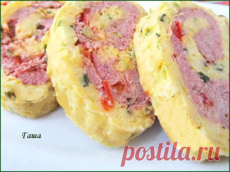 Кабачковый рулет с фаршем.