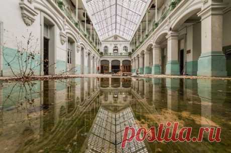 Другая сторона Европы «Сила разрушения не знает границ, перед ее мощью не устоит ничто, все лишь упирается в вопрос времени. Чем прекраснее и сложнее здание, тем величественнее и красочнее его руины. Эти строения, покинутые людьми, напоминают жуткие кадры из фильмов про конец света, когда на Земле не осталось...