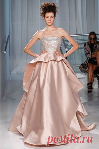 (8) ValentinFashion