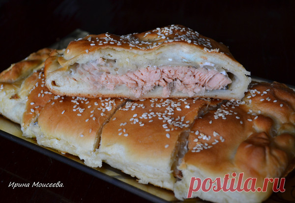 Пирог с рыбой с дрожжевого слоеного теста