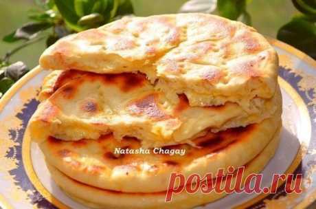 Быстрые хачапури с творожно-сырной начинкой