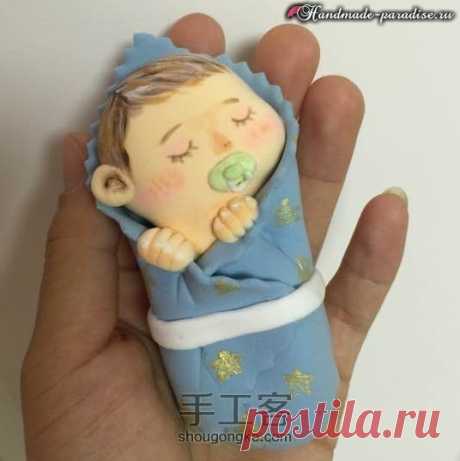 Младенец в пеленках. Лепка из полимерной глины