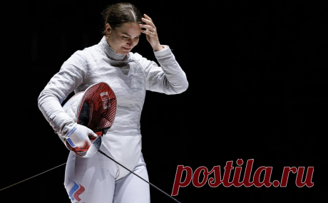 Великая сенсационно проиграла украинке на чемпионате мира по фехтованию. Двукратная олимпийская чемпионка не смогла выйти в 1/32 финала в индивидуальном турнире саблисток, уступив Юлии Бакастовой со счетом 14:15. Яна Егорян, Ольга Никитина и Александра Михайлова вышли в 1/32 финала