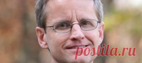 «Руководители знают, как обычно выглядят плохие подчиненные. У них низкие показатели, они не могут слаженно работать с другими и не отвечают требованиям компании. Однако больше всего проблем приносят другие сотрудники», — уверен редактор Inc Джефф Хейден. 
И хотя они исправно выполняют свою работу, их поведение медленно убивает компанию словно «коварный рак», как это подметил один из друзей Хейдена. По мнению автора, вычислить таких людей помогут восемь признаков. 

1. Они...