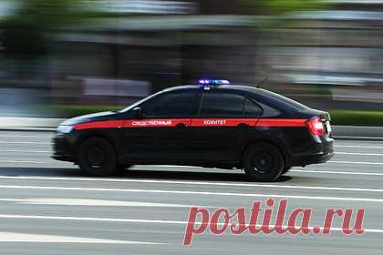 В СКР допустили наличие взрывного устройства в автомобиле дочери Дугина. Причиной взрыва автомобиля Toyota Land Cruiser, в результате которого погибла политолог и журналист Дарья Дугина, предположительно, стал подрыв заложенного внутри машины взрывного устройства. Об этом пресс-служба главка Следственного комитета России (СКР) по Московской области.