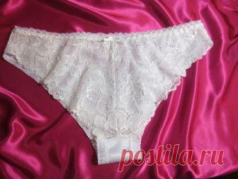 Запис на стіні Шьем трусики. Фото МК.Подробно в источнике: https://burdastyle.ru/master-klassy/kupalniki/shem-trusiki_12639/От автора:Для пошива я использовала кружево-стрейч-50 см, белый нейлон (разрезала комбинацию), резинку с ажурным краем 75 см(для верха), и узкое кружево стрейч-шириной 1,5см -о..