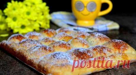 ​Пирог с яблоками и финиками