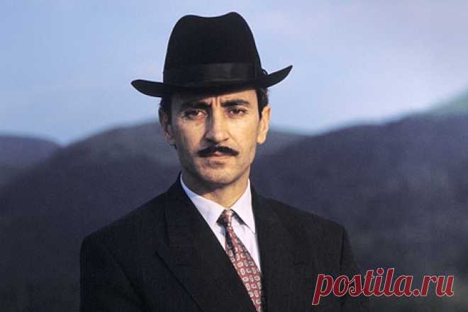 Что стало с семьёй генерала Дудаева Весной 1996 года в результате попадания самонаводящейся ракеты погиб лидер «независимой» Ичкерии Джохар Дудаев. Как и у большинства чеченцев, у политика было немало родственников. Как сложилась их судьба после убийства мятежного генерала?