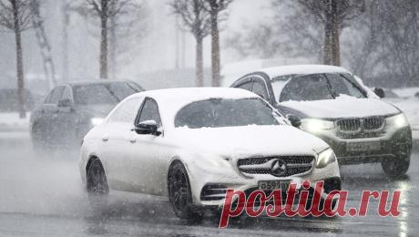 Драконовский утиль и штрафы за права: что ждет российских водителей c 1 декабря. С 1 декабря в России резко вырастает тариф утильсбора при растаможке иномарок с двигателями мощнее 160 сил. За летнюю резину водителей оштрафуют, а компенсация по ОСАГО вырастет. Об этих и других нововведениях -- в материале &quot;Газеты.Ru&quot;.