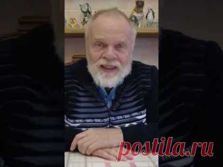 Я ходил в школу в отцовских галифе.