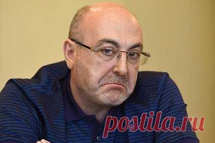 Бывший глава концерна «Тракторные заводы» осужден за растрату миллионов рублей. Мещанский суд Москвы приговорил основателя и бывшего главу машиностроительного холдинга «Концерн "Тракторные заводы"» (КТЗ) Михаила Болотина к двум годам лишения свободы за хищение путем растраты из бюджета 90 миллионов рублей. Он раскаялся, признал вину и заключил досудебное соглашение с Генпрокуратурой.