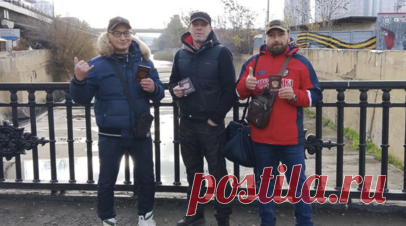 «Спасибо нашему главнокомандующему»: бойцы ЧВК «Редут», обратившиеся в проект «Не один на один», получили паспорта РФ. Участники СВО из подразделений ЧВК «Редут» Александр Иванов, Михаил Кузьминов, Владислав Ситников и Вадим Пак, обратившиеся в проект «Не один на один» за помощью в приобретении российского гражданства, получили паспорта РФ. Бойцы долго не могли добиться оформления документов из-за того, что несли службу по контрактам с ЧВК, тогда как упрощённый порядок приобретения гражданства…