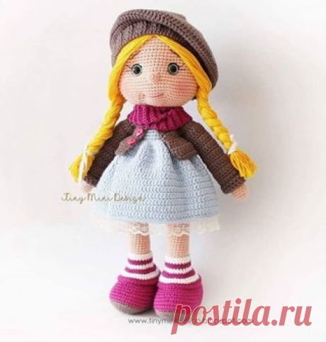 Вязаная кукла амигуруми Tonton doll.
Схема вязания куклы и одежды для нее крючком от Tiny Mini Design. 

Условные обозначения: 
ВП – воздушная петля 
Показать полностью…