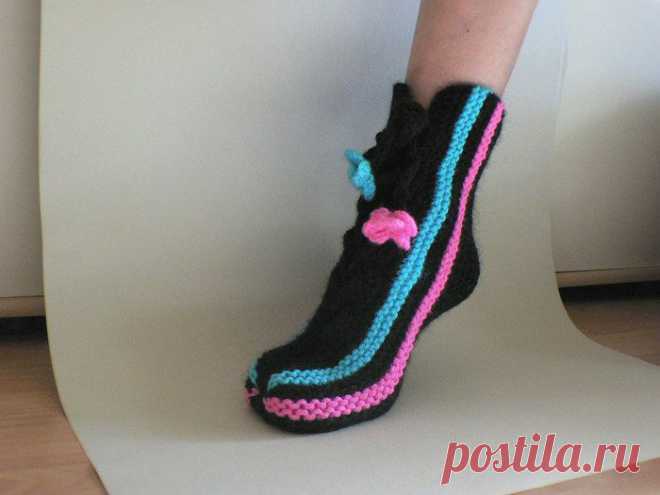 Вязаные тапочки. Подборка..