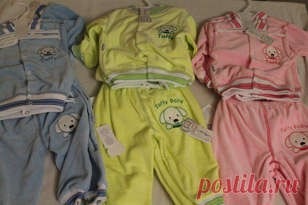 Распродажа велюровые костюмчики от 0 - до года в трех цветах, стоимость 1800