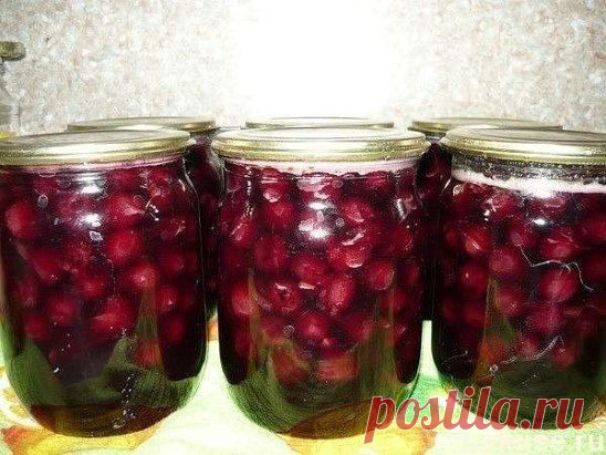 Вишня в желе - очень вкусно и красиво
http://i.ovkuse.ru/blogs/kulinarija/vishnja-v-zhele-ochen-vkusno-i-krasivo.html