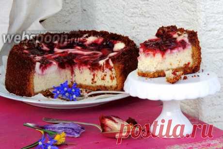 Чизкейк «Нью-Йорк» с вишнёвым конфитюром.
